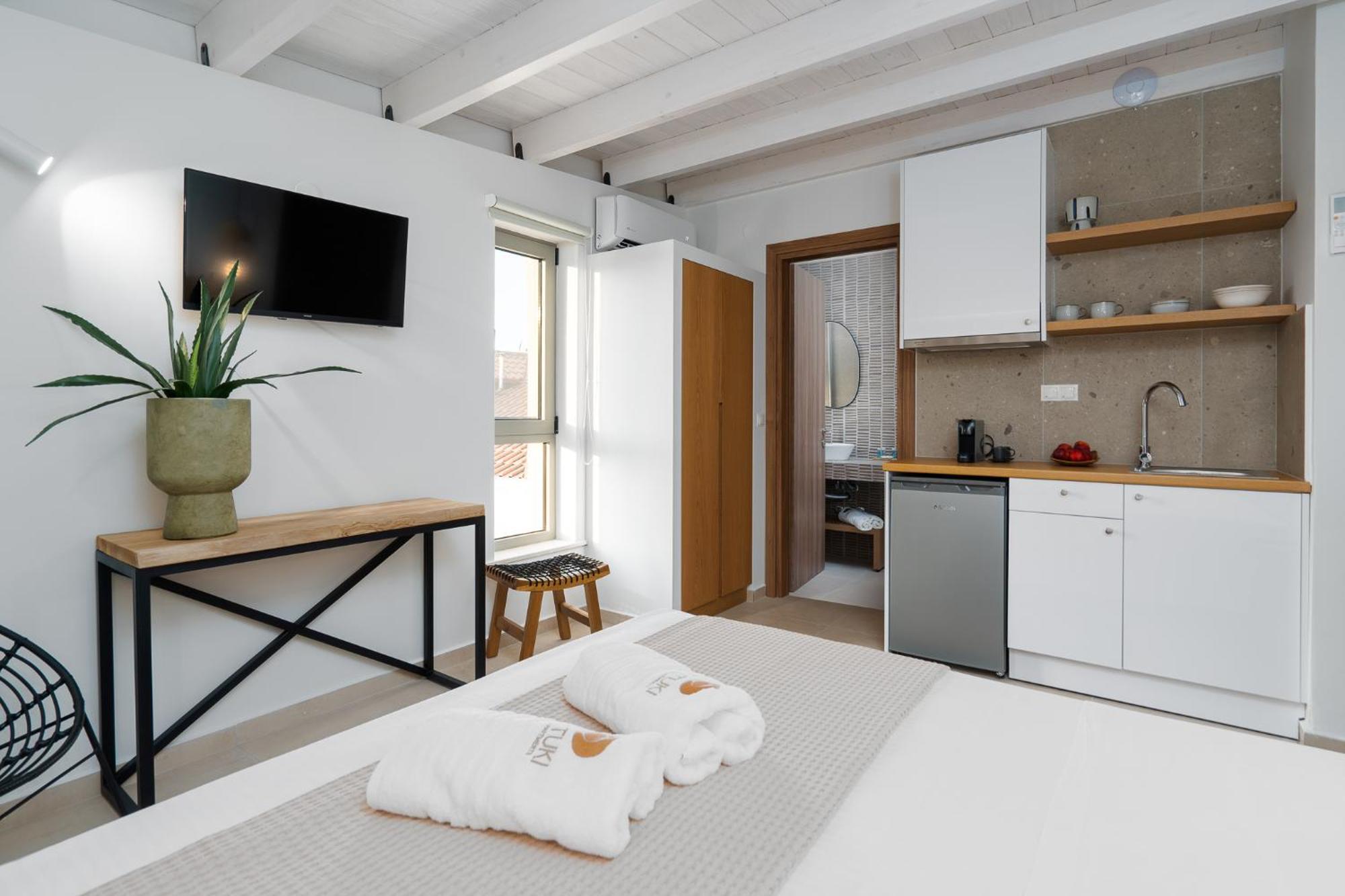 ليبتوكاريا Funtuki Seaside Apartments الغرفة الصورة