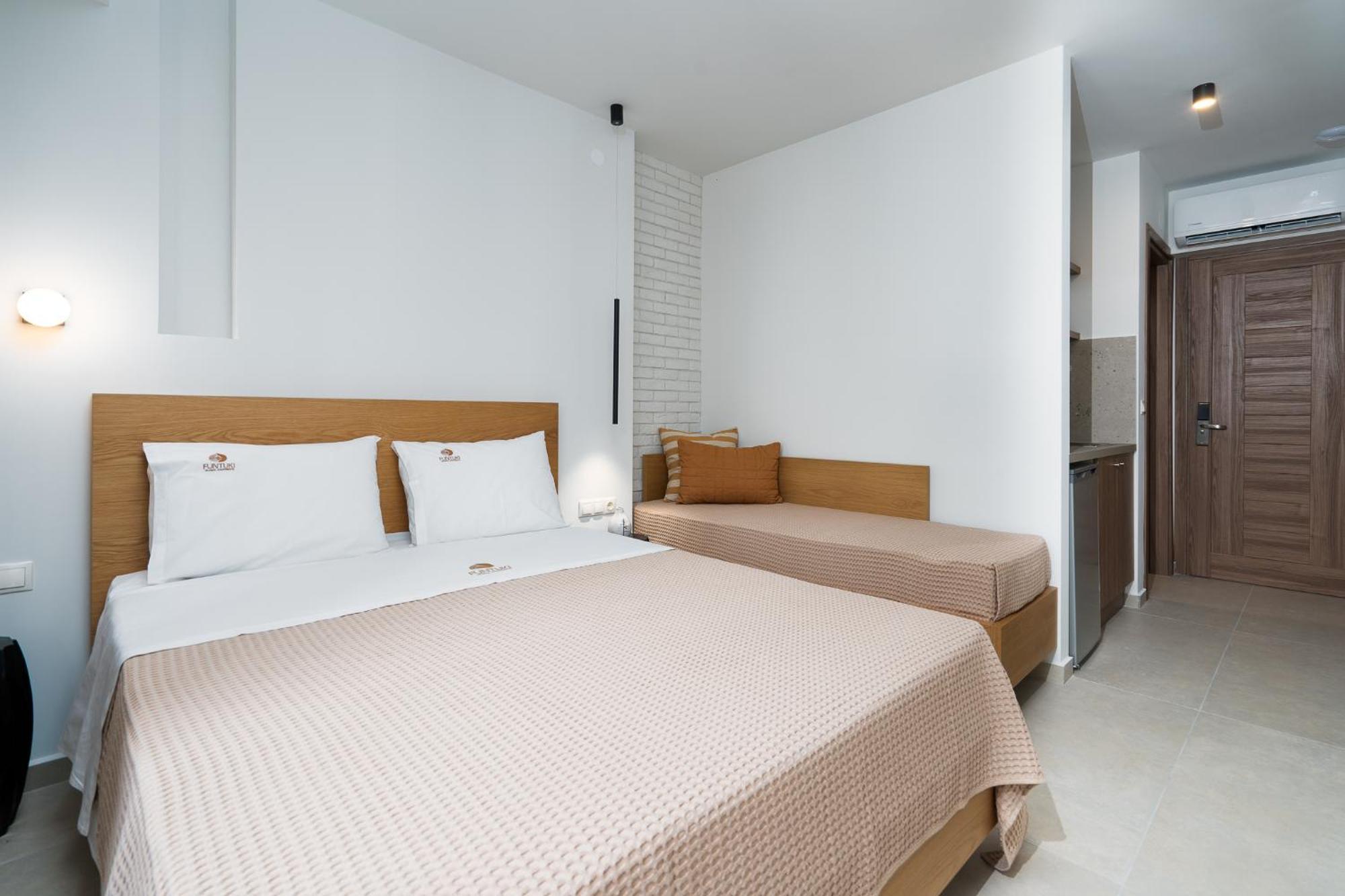 ليبتوكاريا Funtuki Seaside Apartments الغرفة الصورة