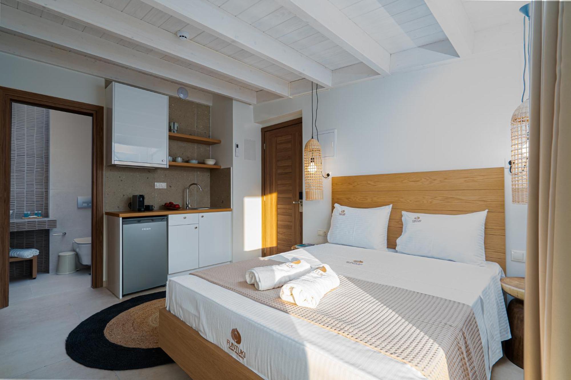 ليبتوكاريا Funtuki Seaside Apartments الغرفة الصورة